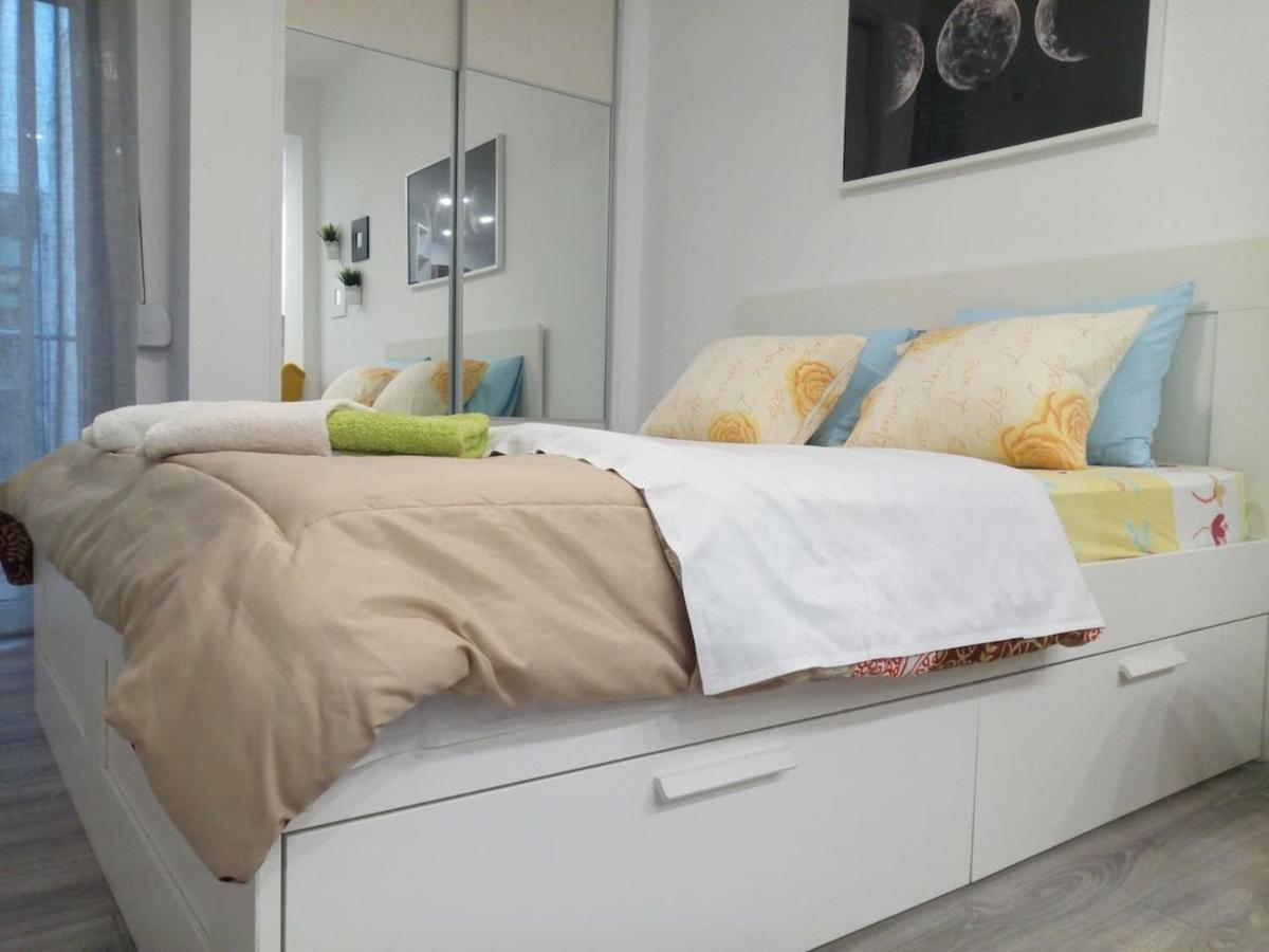 Cozy Studio Near Victoria Metro Station Athena Bagian luar foto