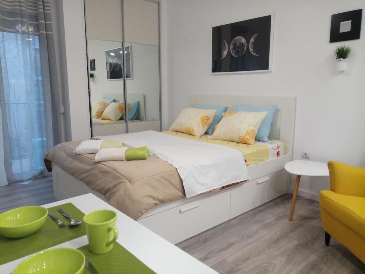 Cozy Studio Near Victoria Metro Station Athena Bagian luar foto