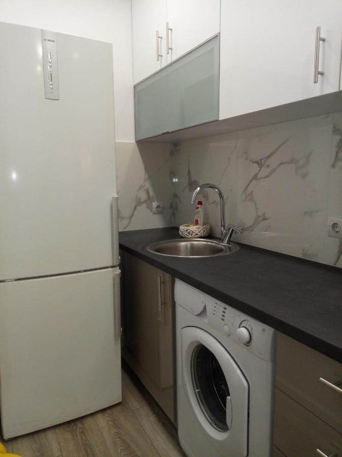 Cozy Studio Near Victoria Metro Station Athena Bagian luar foto