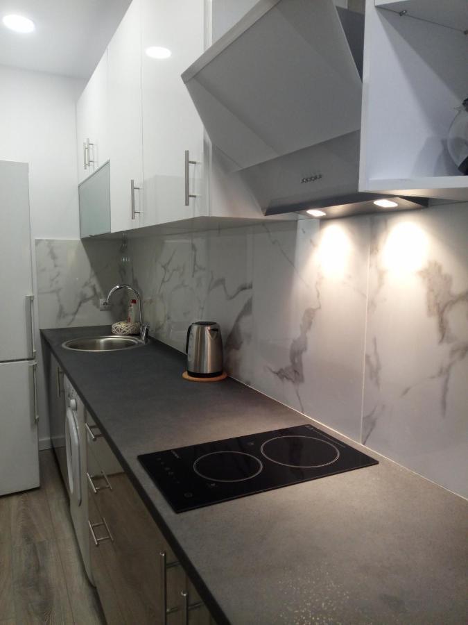 Cozy Studio Near Victoria Metro Station Athena Bagian luar foto