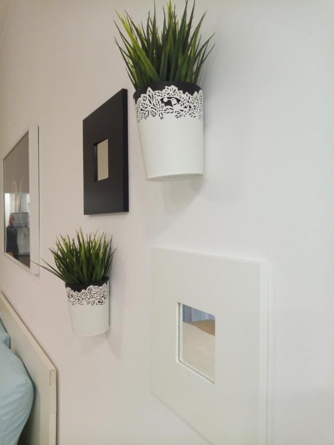 Cozy Studio Near Victoria Metro Station Athena Bagian luar foto